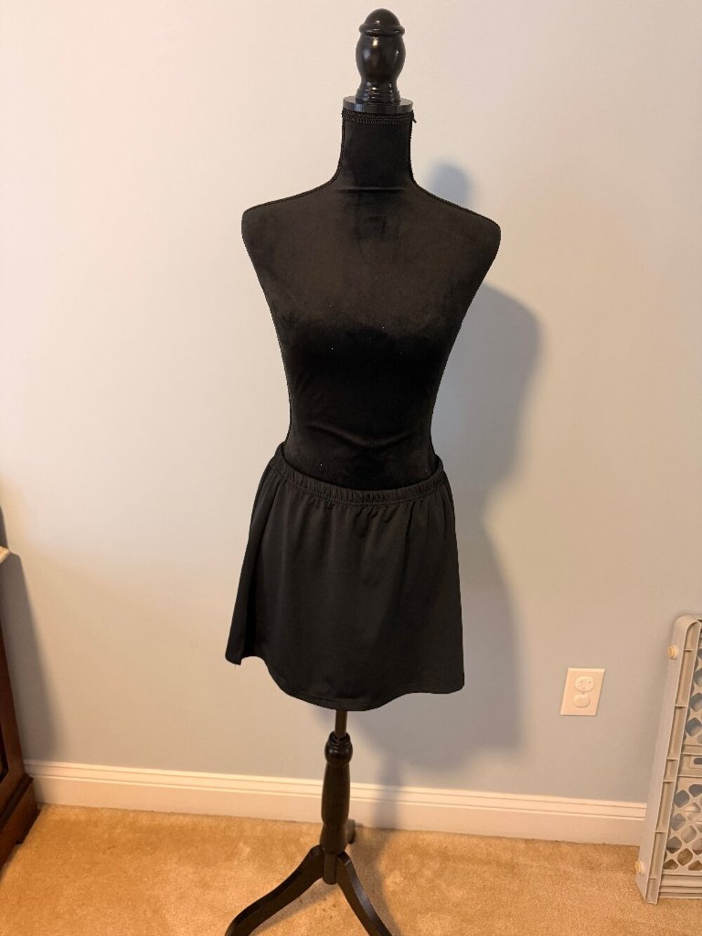 Down The Line Active/Tennis Skirt (Black)- L